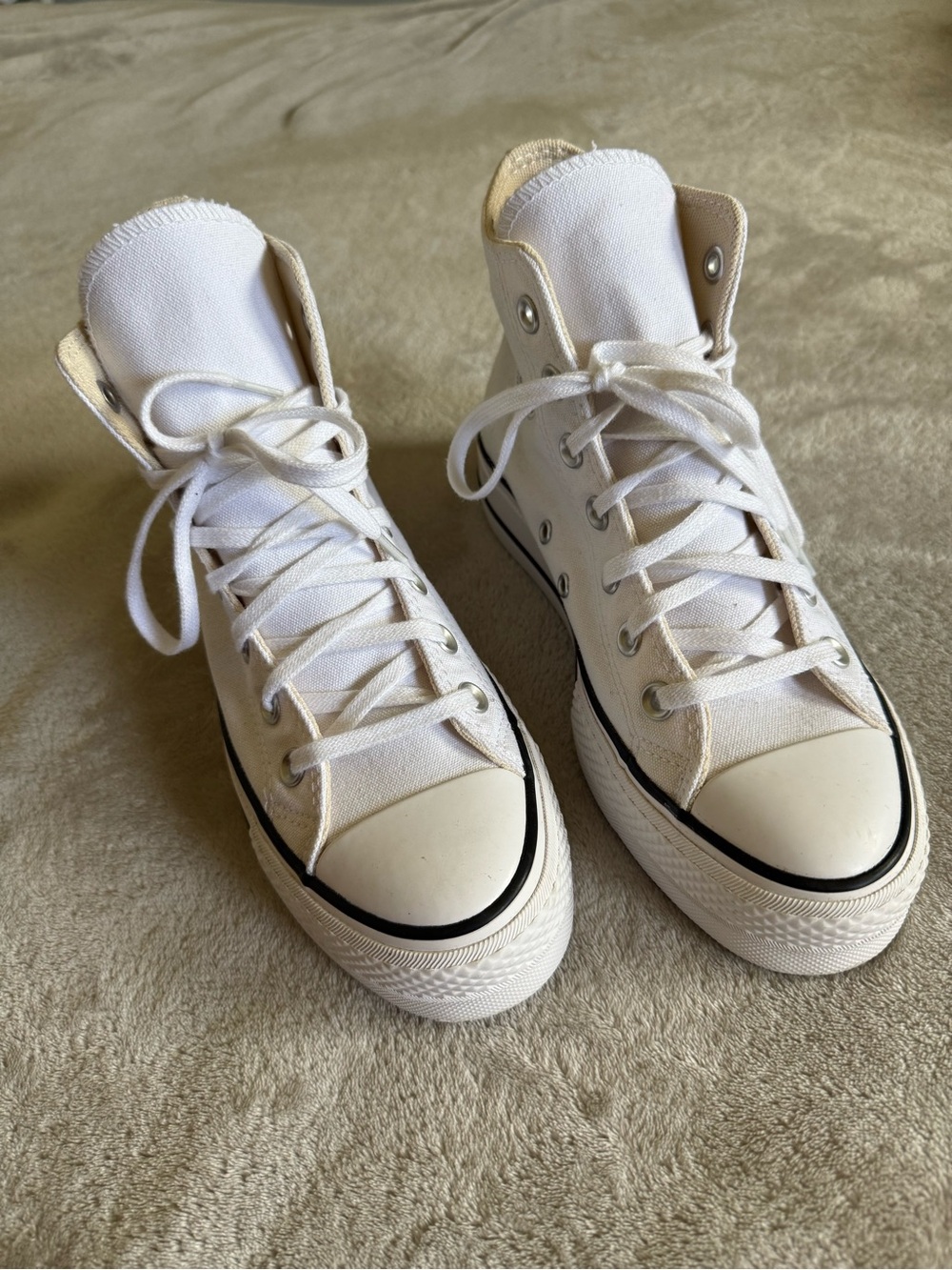 Converse Chuck Taylor All Star Lift Platform High Tops White Women’s 6.5